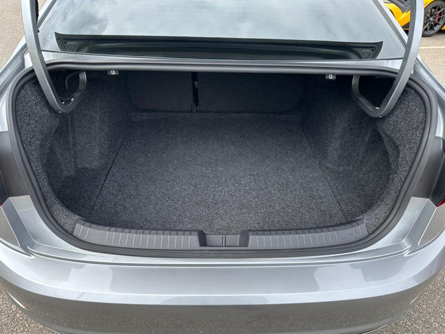 2020 Volkswagen Jetta SEL Auto w/ULEV, available for sale in South Windsor, Connecticut | Mike And Tony Auto Sales, Inc. South Windsor, Connecticut 2020 Volkswagen Jetta SEL Auto w/ULEV, available for sale in South Windsor, Connecticut | Mike And Tony Auto Sales, Inc. South Windsor, Connecticut