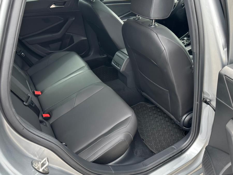 2020 Volkswagen Jetta SEL Auto w/ULEV, available for sale in South Windsor, Connecticut | Mike And Tony Auto Sales, Inc. South Windsor, Connecticut 2020 Volkswagen Jetta SEL Auto w/ULEV, available for sale in South Windsor, Connecticut | Mike And Tony Auto Sales, Inc. South Windsor, Connecticut