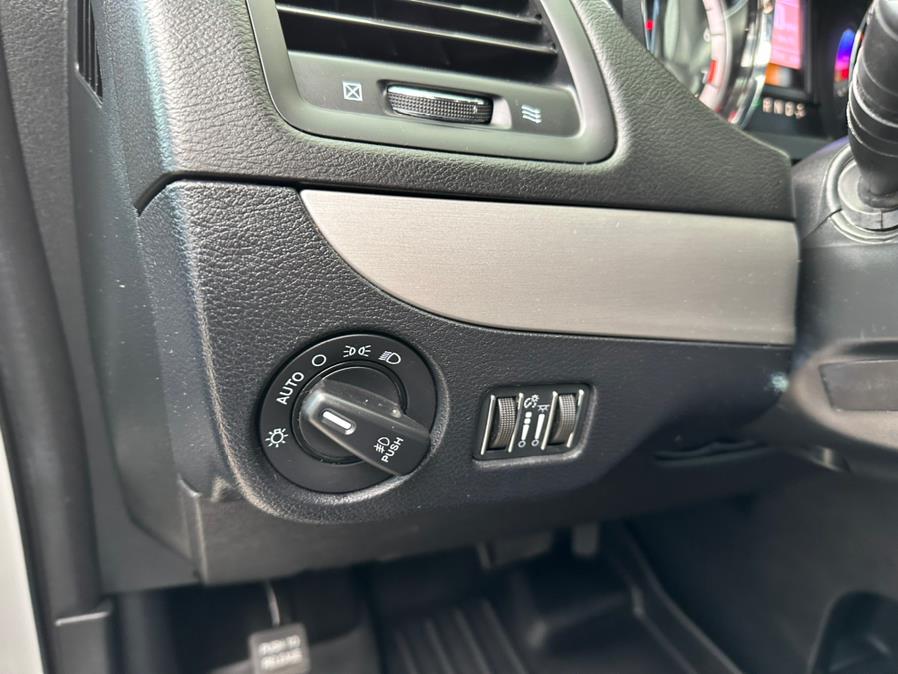 2016 Dodge Grand Caravan 4dr Wgn R/T, available for sale in South Windsor, Connecticut | Mike And Tony Auto Sales, Inc. South Windsor, Connecticut 2016 Dodge Grand Caravan 4dr Wgn R/T, available for sale in South Windsor, Connecticut | Mike And Tony Auto Sales, Inc. South Windsor, Connecticut