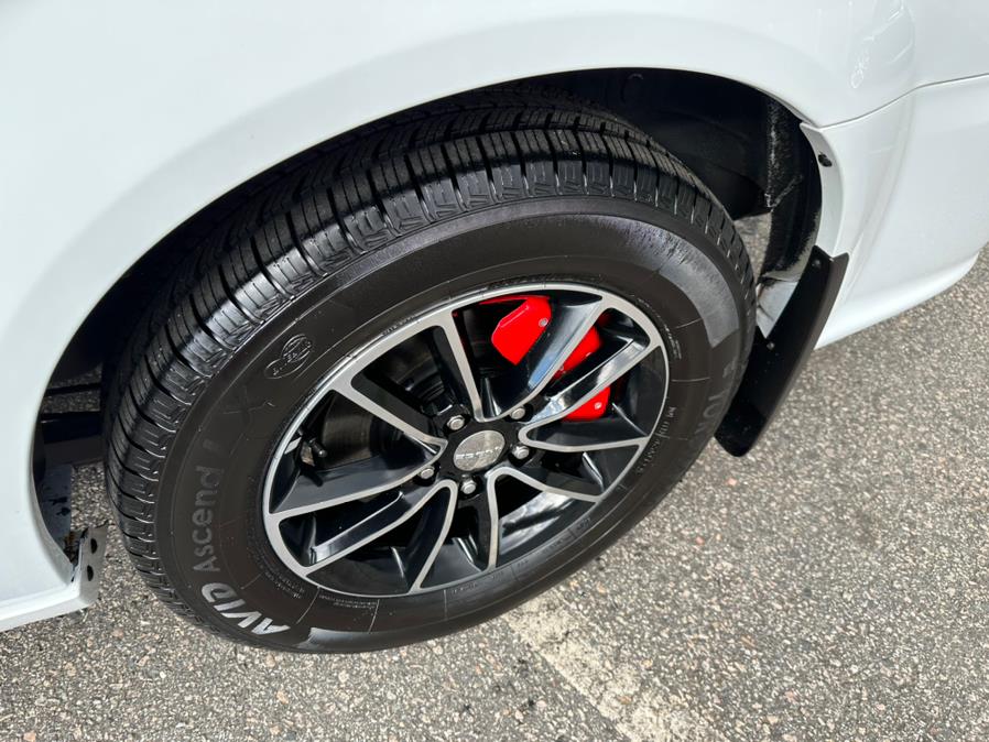 2016 Dodge Grand Caravan 4dr Wgn R/T, available for sale in South Windsor, Connecticut | Mike And Tony Auto Sales, Inc. South Windsor, Connecticut 2016 Dodge Grand Caravan 4dr Wgn R/T, available for sale in South Windsor, Connecticut | Mike And Tony Auto Sales, Inc. South Windsor, Connecticut