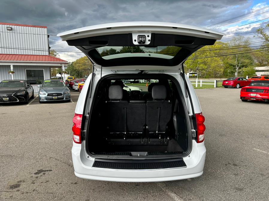 2016 Dodge Grand Caravan 4dr Wgn R/T, available for sale in South Windsor, Connecticut | Mike And Tony Auto Sales, Inc. South Windsor, Connecticut 2016 Dodge Grand Caravan 4dr Wgn R/T, available for sale in South Windsor, Connecticut | Mike And Tony Auto Sales, Inc. South Windsor, Connecticut
