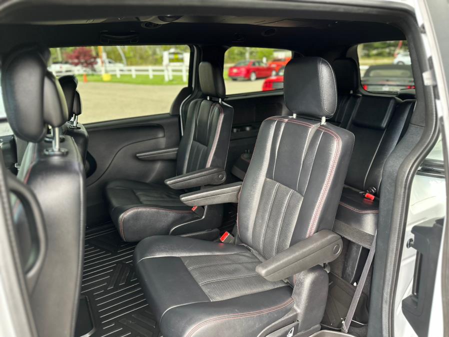 2016 Dodge Grand Caravan 4dr Wgn R/T, available for sale in South Windsor, Connecticut | Mike And Tony Auto Sales, Inc. South Windsor, Connecticut 2016 Dodge Grand Caravan 4dr Wgn R/T, available for sale in South Windsor, Connecticut | Mike And Tony Auto Sales, Inc. South Windsor, Connecticut