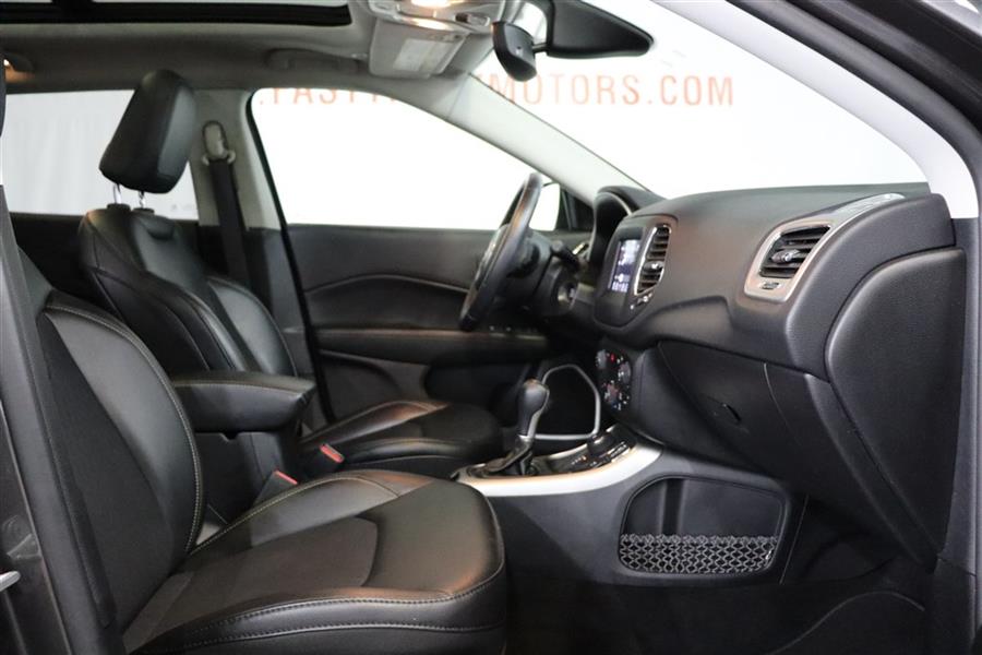 2019 Jeep Compass LATITUDE, available for sale in Paterson, New Jersey | Fast Track Motors. Paterson, New Jersey 2019 Jeep Compass LATITUDE, available for sale in Paterson, New Jersey | Fast Track Motors. Paterson, New Jersey