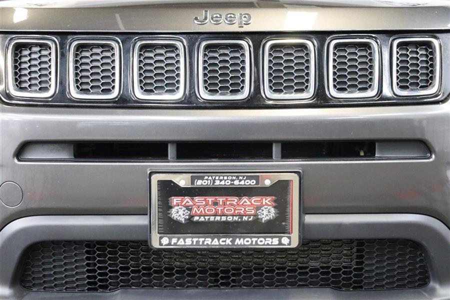 2019 Jeep Compass LATITUDE, available for sale in Paterson, New Jersey | Fast Track Motors. Paterson, New Jersey 2019 Jeep Compass LATITUDE, available for sale in Paterson, New Jersey | Fast Track Motors. Paterson, New Jersey