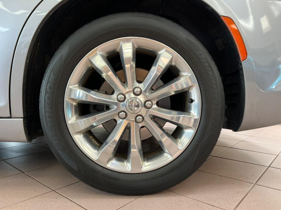 2015 Chrysler 300 4dr Sdn Limited AWD, available for sale in Massapequa Park, New York | Power Motors East. Massapequa Park, New York 2015 Chrysler 300 4dr Sdn Limited AWD, available for sale in Massapequa Park, New York | Power Motors East. Massapequa Park, New York