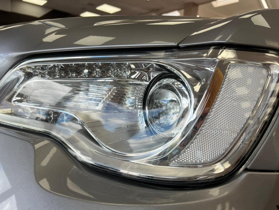 2015 Chrysler 300 4dr Sdn Limited AWD, available for sale in Massapequa Park, New York | Power Motors East. Massapequa Park, New York 2015 Chrysler 300 4dr Sdn Limited AWD, available for sale in Massapequa Park, New York | Power Motors East. Massapequa Park, New York