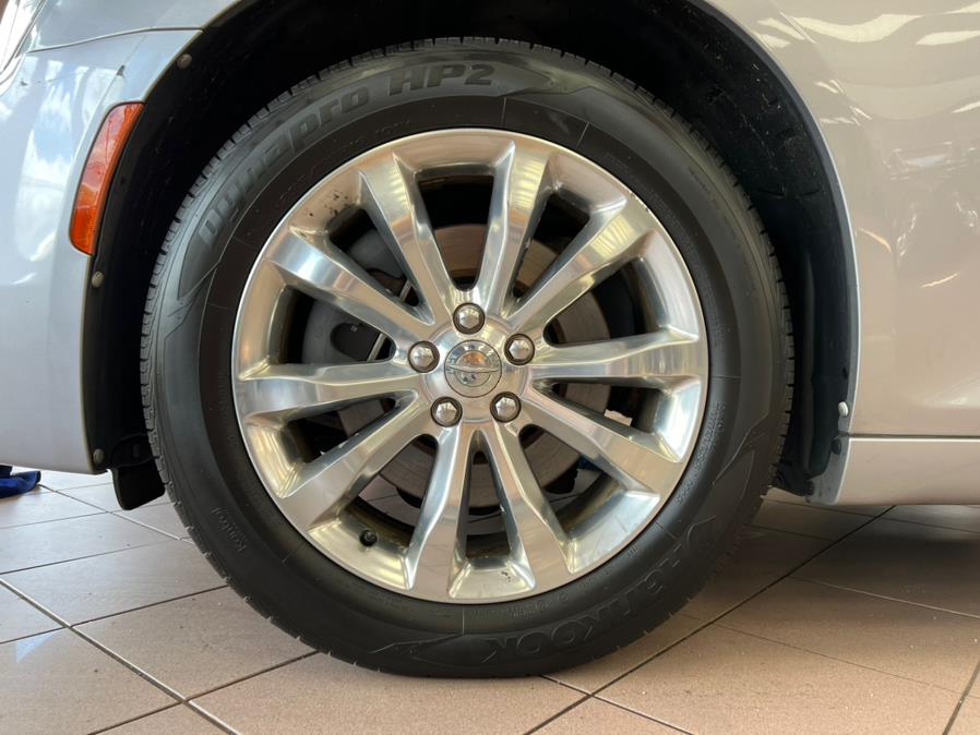 2015 Chrysler 300 4dr Sdn Limited AWD, available for sale in Massapequa Park, New York | Power Motors East. Massapequa Park, New York 2015 Chrysler 300 4dr Sdn Limited AWD, available for sale in Massapequa Park, New York | Power Motors East. Massapequa Park, New York