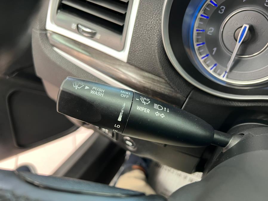 2015 Chrysler 300 4dr Sdn Limited AWD, available for sale in Massapequa Park, New York | Power Motors East. Massapequa Park, New York 2015 Chrysler 300 4dr Sdn Limited AWD, available for sale in Massapequa Park, New York | Power Motors East. Massapequa Park, New York