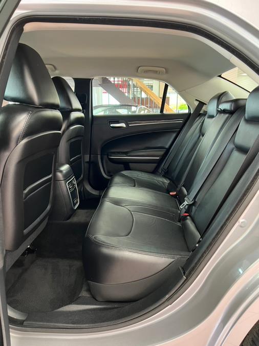 2015 Chrysler 300 4dr Sdn Limited AWD, available for sale in Massapequa Park, New York | Power Motors East. Massapequa Park, New York 2015 Chrysler 300 4dr Sdn Limited AWD, available for sale in Massapequa Park, New York | Power Motors East. Massapequa Park, New York