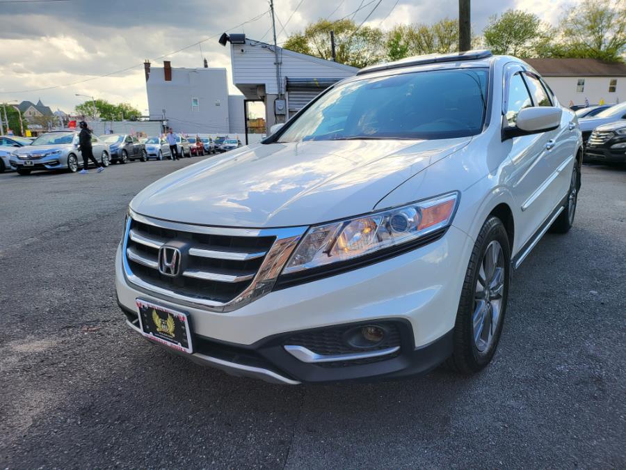 2014 Honda Crosstour 4WD V6 5dr EX-L w/Navi, available for sale in Irvington, New Jersey | Elis Motors Corp. Irvington, New Jersey 2014 Honda Crosstour 4WD V6 5dr EX-L w/Navi, available for sale in Irvington, New Jersey | Elis Motors Corp. Irvington, New Jersey