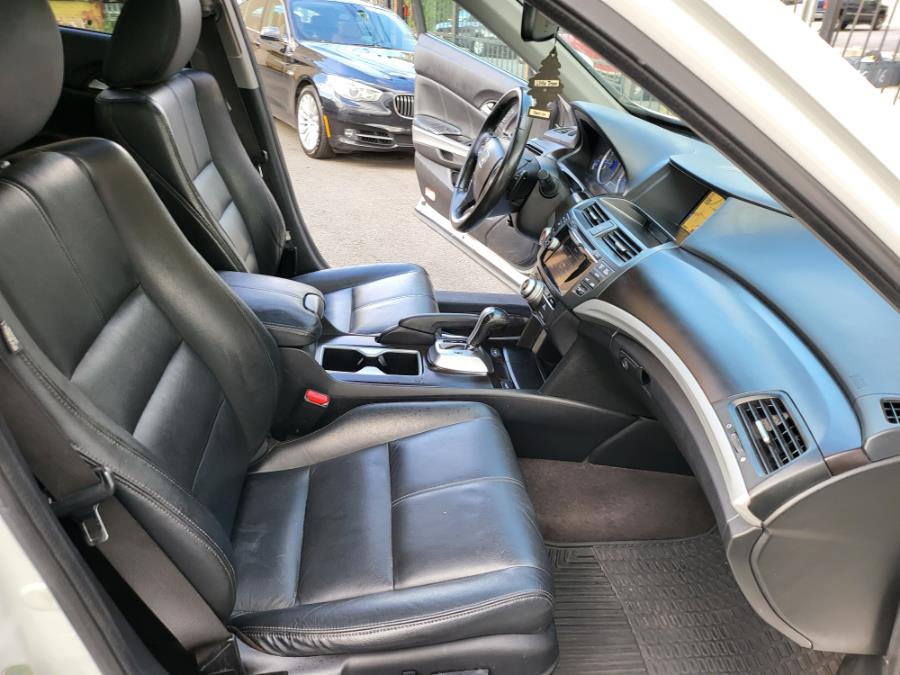 2014 Honda Crosstour 4WD V6 5dr EX-L w/Navi, available for sale in Irvington, New Jersey | Elis Motors Corp. Irvington, New Jersey 2014 Honda Crosstour 4WD V6 5dr EX-L w/Navi, available for sale in Irvington, New Jersey | Elis Motors Corp. Irvington, New Jersey