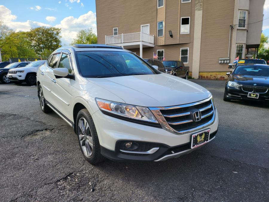 2014 Honda Crosstour 4WD V6 5dr EX-L w/Navi, available for sale in Irvington, New Jersey | Elis Motors Corp. Irvington, New Jersey 2014 Honda Crosstour 4WD V6 5dr EX-L w/Navi, available for sale in Irvington, New Jersey | Elis Motors Corp. Irvington, New Jersey