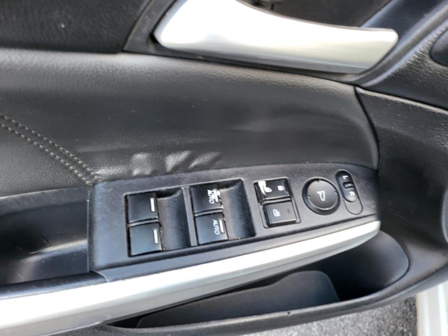2014 Honda Crosstour 4WD V6 5dr EX-L w/Navi, available for sale in Irvington, New Jersey | Elis Motors Corp. Irvington, New Jersey 2014 Honda Crosstour 4WD V6 5dr EX-L w/Navi, available for sale in Irvington, New Jersey | Elis Motors Corp. Irvington, New Jersey