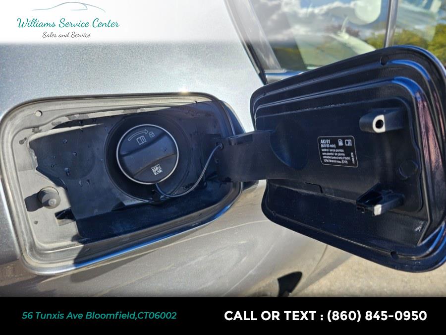 2015 BMW 5 Series 4dr Sdn 535i xDrive AWD, available for sale in Bloomfield, Connecticut | Williams Service Center. Bloomfield, Connecticut 2015 BMW 5 Series 4dr Sdn 535i xDrive AWD, available for sale in Bloomfield, Connecticut | Williams Service Center. Bloomfield, Connecticut