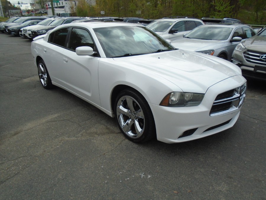 2013 Dodge Charger 4dr Sdn SXT Plus RWD, available for sale in Waterbury, Connecticut | Jim Juliani Motors. Waterbury, Connecticut