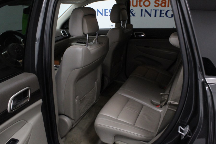 2011 Jeep Grand Cherokee 4WD 4dr Laredo, available for sale in Plainville, Connecticut | New England Auto Sales LLC. Plainville, Connecticut 2011 Jeep Grand Cherokee 4WD 4dr Laredo, available for sale in Plainville, Connecticut | New England Auto Sales LLC. Plainville, Connecticut