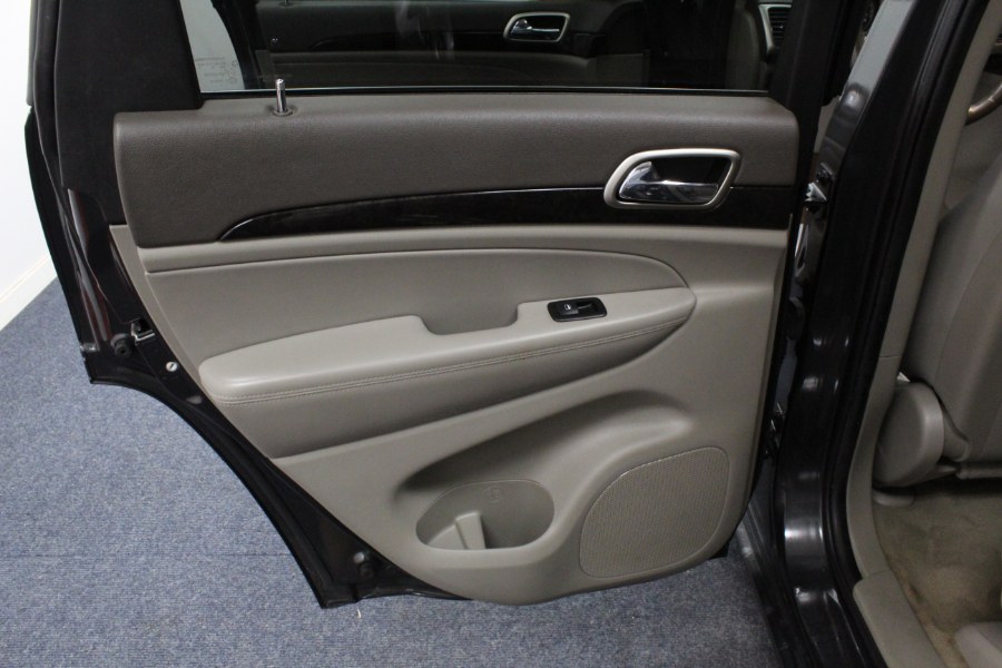 2011 Jeep Grand Cherokee 4WD 4dr Laredo, available for sale in Plainville, Connecticut | New England Auto Sales LLC. Plainville, Connecticut 2011 Jeep Grand Cherokee 4WD 4dr Laredo, available for sale in Plainville, Connecticut | New England Auto Sales LLC. Plainville, Connecticut