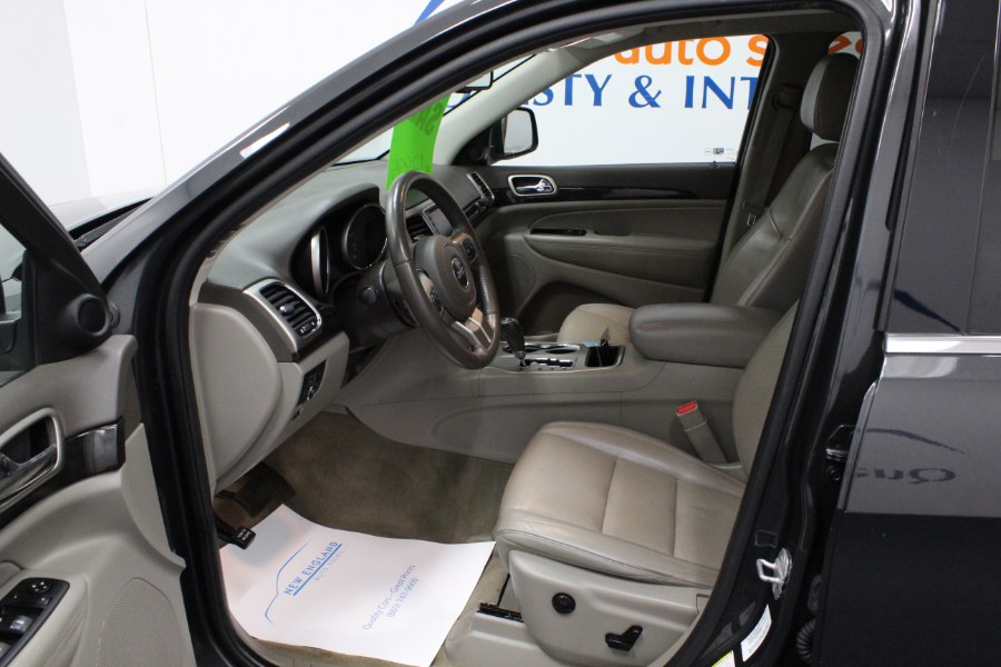 2011 Jeep Grand Cherokee 4WD 4dr Laredo, available for sale in Plainville, Connecticut | New England Auto Sales LLC. Plainville, Connecticut 2011 Jeep Grand Cherokee 4WD 4dr Laredo, available for sale in Plainville, Connecticut | New England Auto Sales LLC. Plainville, Connecticut