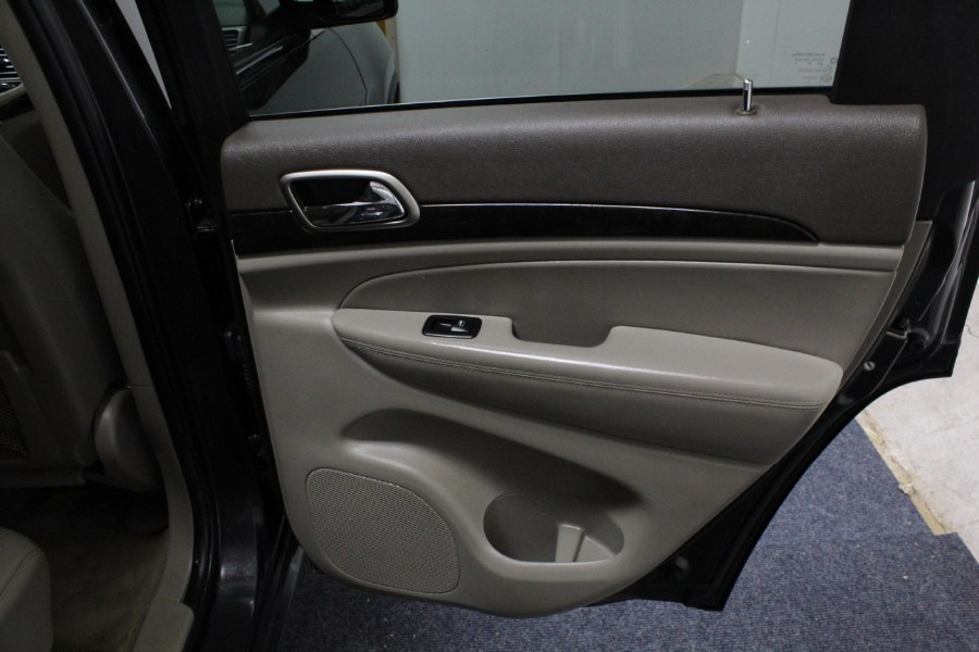 2011 Jeep Grand Cherokee 4WD 4dr Laredo, available for sale in Plainville, Connecticut | New England Auto Sales LLC. Plainville, Connecticut 2011 Jeep Grand Cherokee 4WD 4dr Laredo, available for sale in Plainville, Connecticut | New England Auto Sales LLC. Plainville, Connecticut