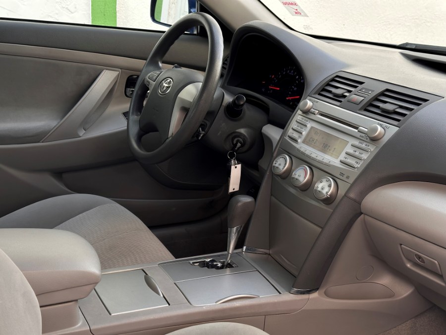 2011 Toyota Camry 4dr Sdn I4 Man LE (Natl), available for sale in Corona, California | Green Light Auto. Corona, California 2011 Toyota Camry 4dr Sdn I4 Man LE (Natl), available for sale in Corona, California | Green Light Auto. Corona, California