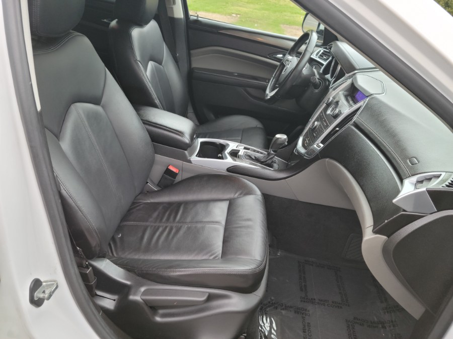 2011 Cadillac SRX FWD 4dr Base, available for sale in East Windsor, Connecticut | Toro Auto. East Windsor, Connecticut 2011 Cadillac SRX FWD 4dr Base, available for sale in East Windsor, Connecticut | Toro Auto. East Windsor, Connecticut