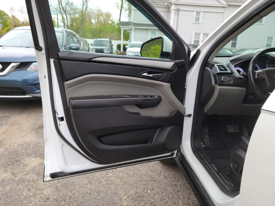 2011 Cadillac SRX FWD 4dr Base, available for sale in East Windsor, Connecticut | Toro Auto. East Windsor, Connecticut 2011 Cadillac SRX FWD 4dr Base, available for sale in East Windsor, Connecticut | Toro Auto. East Windsor, Connecticut