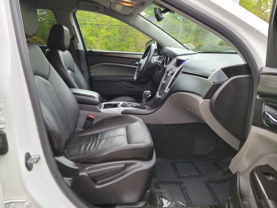2011 Cadillac SRX FWD 4dr Base, available for sale in East Windsor, Connecticut | Toro Auto. East Windsor, Connecticut 2011 Cadillac SRX FWD 4dr Base, available for sale in East Windsor, Connecticut | Toro Auto. East Windsor, Connecticut