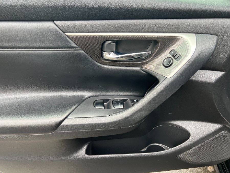 2013 Nissan Altima 4dr Sdn I4 2.5 SL, available for sale in Bristol, Connecticut | Bristol Auto Center LLC. Bristol, Connecticut 2013 Nissan Altima 4dr Sdn I4 2.5 SL, available for sale in Bristol, Connecticut | Bristol Auto Center LLC. Bristol, Connecticut