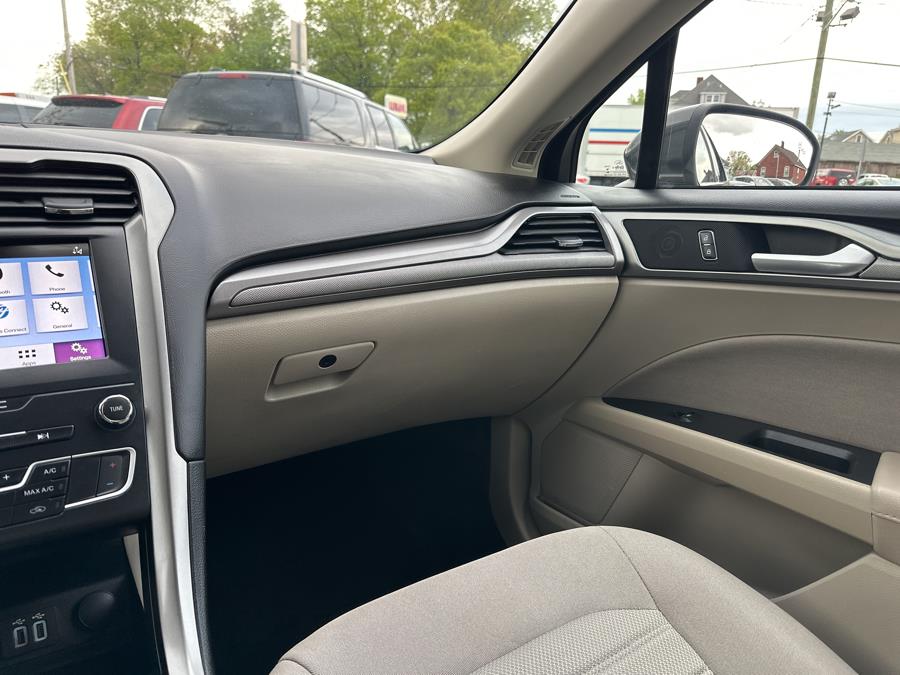 2019 Ford Fusion SE FWD, available for sale in Little Ferry, New Jersey | Victoria Preowned Autos Inc. Little Ferry, New Jersey 2019 Ford Fusion SE FWD, available for sale in Little Ferry, New Jersey | Victoria Preowned Autos Inc. Little Ferry, New Jersey
