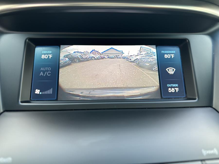 2014 Hyundai Azera 4dr Sdn, available for sale in Little Ferry, New Jersey | Victoria Preowned Autos Inc. Little Ferry, New Jersey 2014 Hyundai Azera 4dr Sdn, available for sale in Little Ferry, New Jersey | Victoria Preowned Autos Inc. Little Ferry, New Jersey