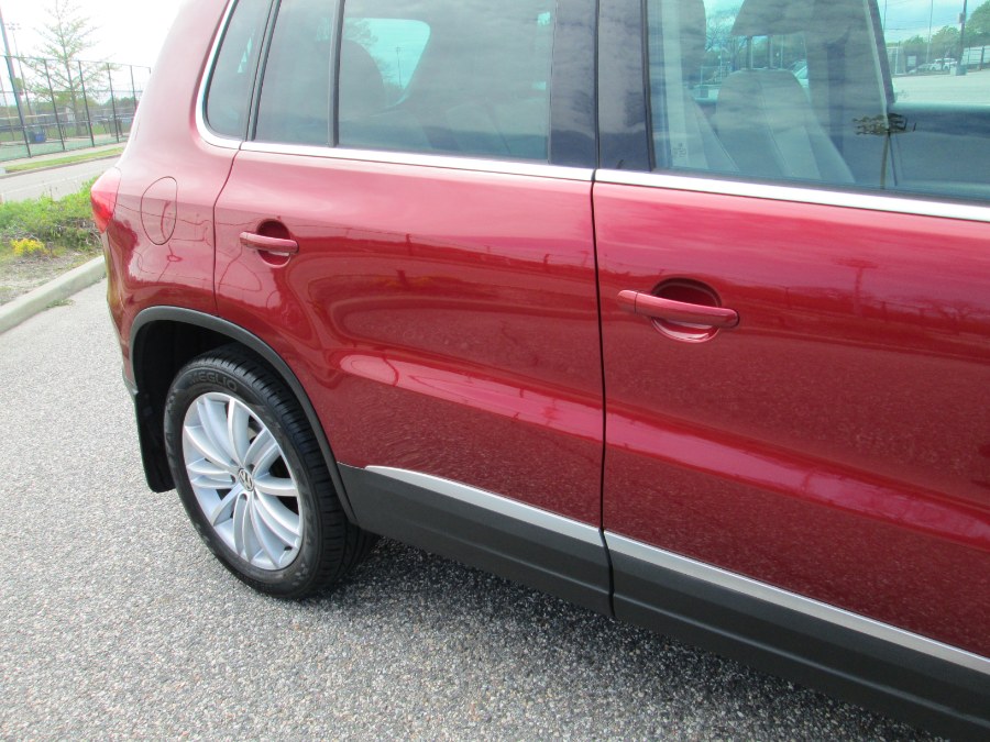 2013 Volkswagen Tiguan 2WD 4dr Auto SE w/Sunroof & Nav, available for sale in Massapequa, New York | South Shore Auto Brokers & Sales. Massapequa, New York 2013 Volkswagen Tiguan 2WD 4dr Auto SE w/Sunroof & Nav, available for sale in Massapequa, New York | South Shore Auto Brokers & Sales. Massapequa, New York