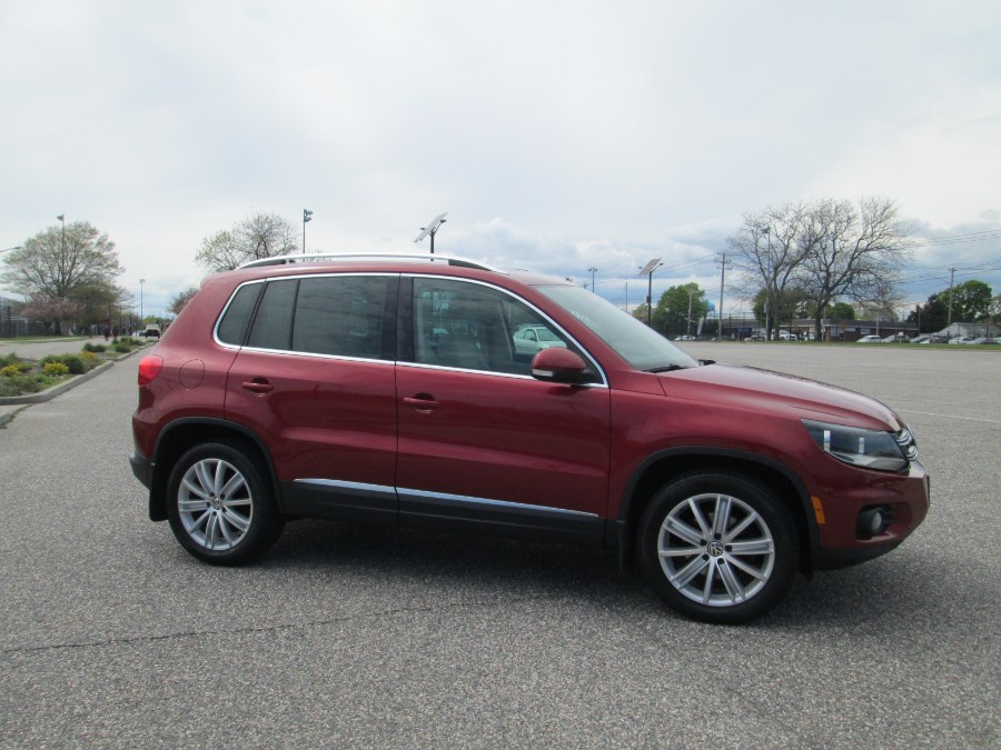 2013 Volkswagen Tiguan 2WD 4dr Auto SE w/Sunroof & Nav, available for sale in Massapequa, New York | South Shore Auto Brokers & Sales. Massapequa, New York 2013 Volkswagen Tiguan 2WD 4dr Auto SE w/Sunroof & Nav, available for sale in Massapequa, New York | South Shore Auto Brokers & Sales. Massapequa, New York