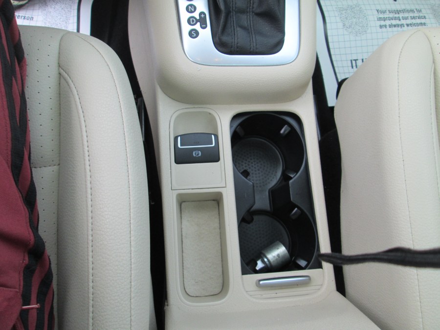 2013 Volkswagen Tiguan 2WD 4dr Auto SE w/Sunroof & Nav, available for sale in Massapequa, New York | South Shore Auto Brokers & Sales. Massapequa, New York 2013 Volkswagen Tiguan 2WD 4dr Auto SE w/Sunroof & Nav, available for sale in Massapequa, New York | South Shore Auto Brokers & Sales. Massapequa, New York