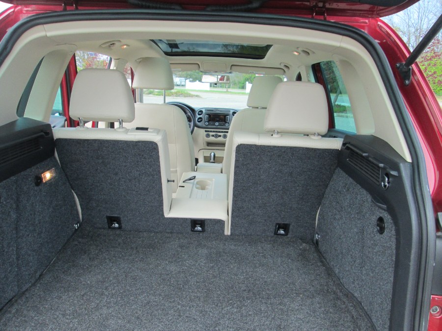 2013 Volkswagen Tiguan 2WD 4dr Auto SE w/Sunroof & Nav, available for sale in Massapequa, New York | South Shore Auto Brokers & Sales. Massapequa, New York 2013 Volkswagen Tiguan 2WD 4dr Auto SE w/Sunroof & Nav, available for sale in Massapequa, New York | South Shore Auto Brokers & Sales. Massapequa, New York