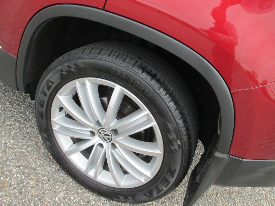 2013 Volkswagen Tiguan 2WD 4dr Auto SE w/Sunroof & Nav, available for sale in Massapequa, New York | South Shore Auto Brokers & Sales. Massapequa, New York 2013 Volkswagen Tiguan 2WD 4dr Auto SE w/Sunroof & Nav, available for sale in Massapequa, New York | South Shore Auto Brokers & Sales. Massapequa, New York
