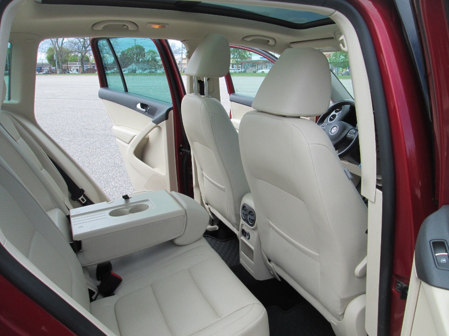 2013 Volkswagen Tiguan 2WD 4dr Auto SE w/Sunroof & Nav, available for sale in Massapequa, New York | South Shore Auto Brokers & Sales. Massapequa, New York 2013 Volkswagen Tiguan 2WD 4dr Auto SE w/Sunroof & Nav, available for sale in Massapequa, New York | South Shore Auto Brokers & Sales. Massapequa, New York