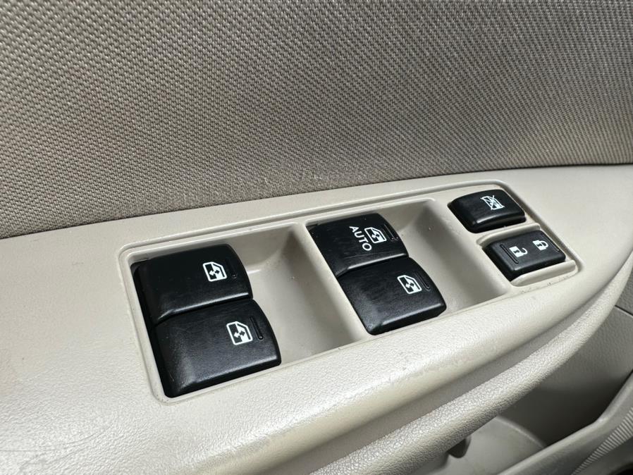 2013 Subaru Outback 4dr Wgn H4 Auto 2.5i Premium, available for sale in Manchester, Connecticut | Carsonmain LLC. Manchester, Connecticut 2013 Subaru Outback 4dr Wgn H4 Auto 2.5i Premium, available for sale in Manchester, Connecticut | Carsonmain LLC. Manchester, Connecticut