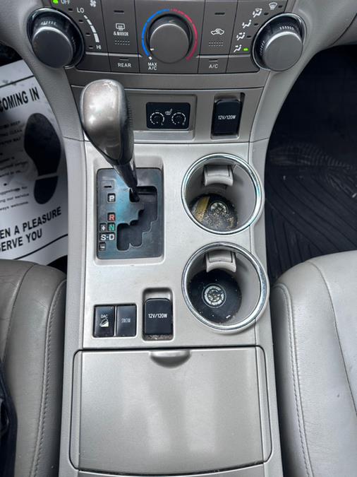 2012 Toyota Highlander 4WD 4dr V6, available for sale in Revere, Massachusetts | Wonderland Auto. Revere, Massachusetts 2012 Toyota Highlander 4WD 4dr V6, available for sale in Revere, Massachusetts | Wonderland Auto. Revere, Massachusetts
