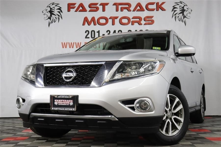 Used 2015 Nissan Pathfinder in Paterson, New Jersey | Fast Track Motors. Paterson, New Jersey