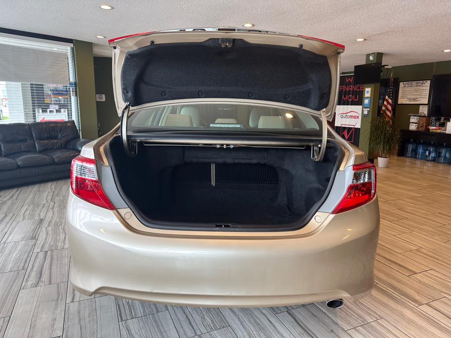 2012 Toyota Camry 4dr Sdn I4 Auto XLE, available for sale in West Hartford, Connecticut | AutoMax. West Hartford, Connecticut 2012 Toyota Camry 4dr Sdn I4 Auto XLE, available for sale in West Hartford, Connecticut | AutoMax. West Hartford, Connecticut