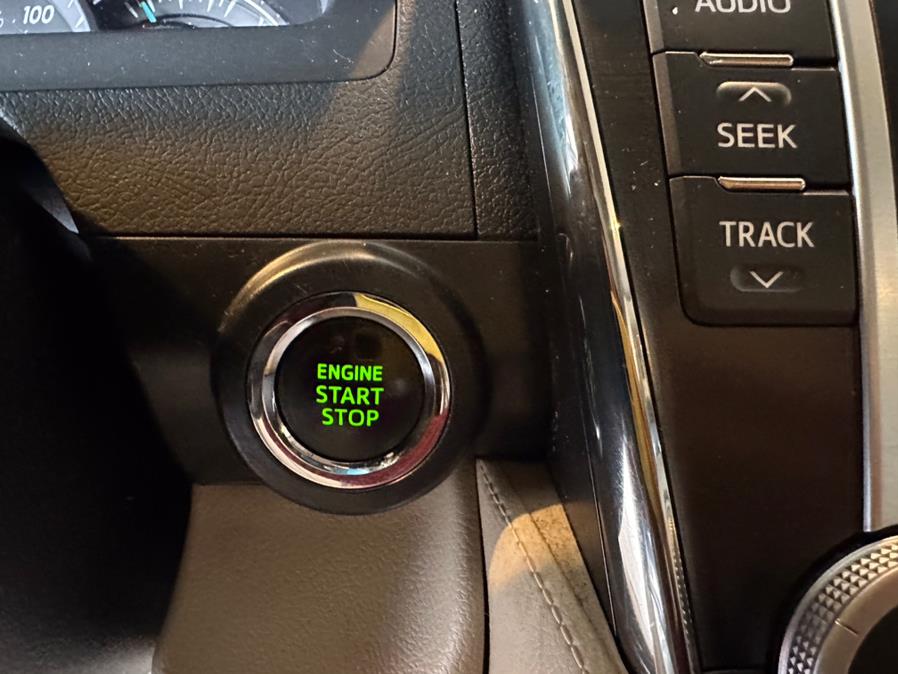 2012 Toyota Camry 4dr Sdn I4 Auto XLE, available for sale in West Hartford, Connecticut | AutoMax. West Hartford, Connecticut 2012 Toyota Camry 4dr Sdn I4 Auto XLE, available for sale in West Hartford, Connecticut | AutoMax. West Hartford, Connecticut