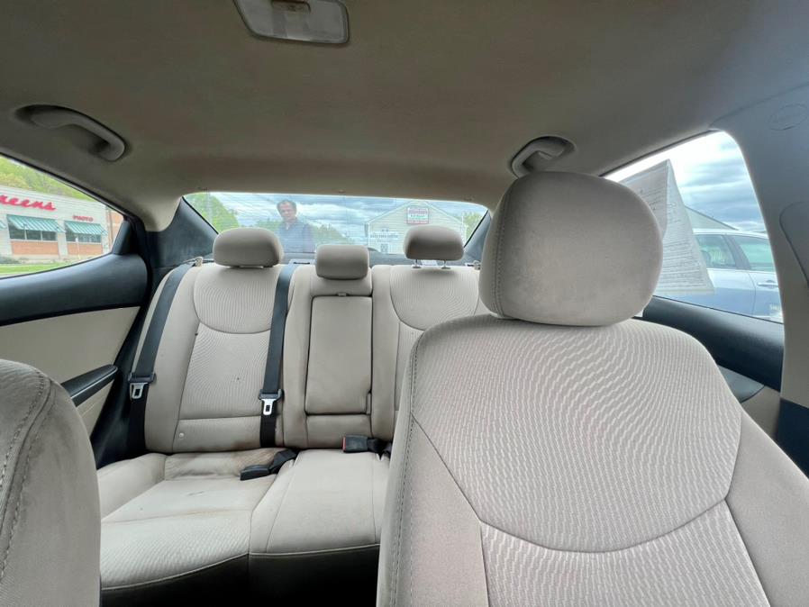 2016 Hyundai Elantra 4dr Sdn Man SE (Alabama Plant), available for sale in Wallingford, Connecticut | Wallingford Auto Center LLC. Wallingford, Connecticut 2016 Hyundai Elantra 4dr Sdn Man SE (Alabama Plant), available for sale in Wallingford, Connecticut | Wallingford Auto Center LLC. Wallingford, Connecticut