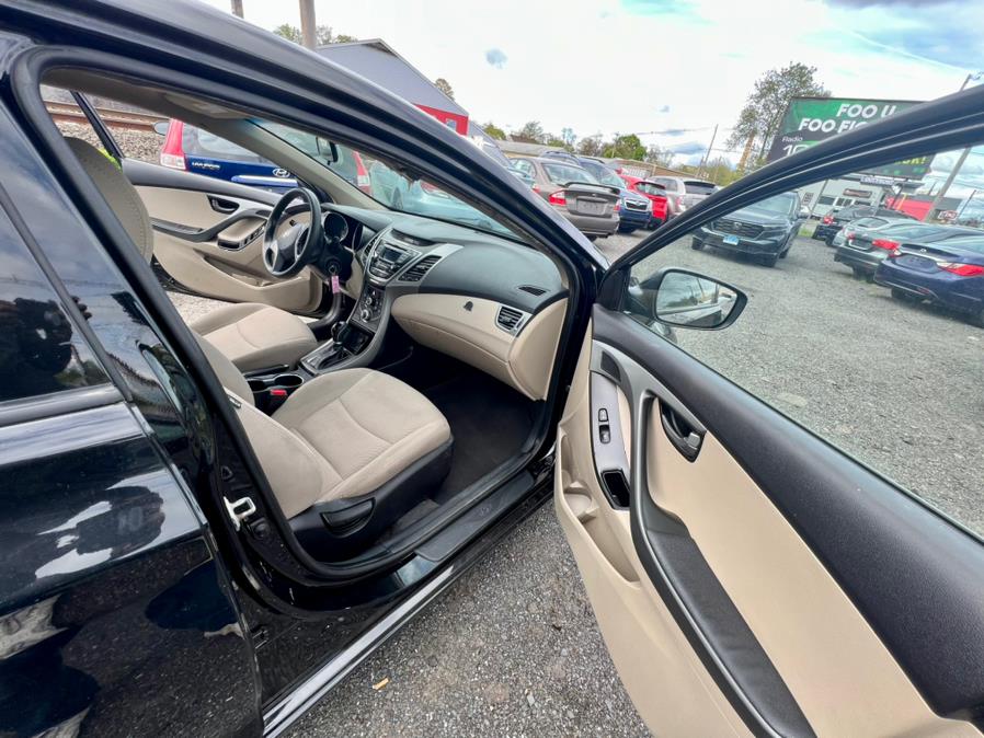 2016 Hyundai Elantra 4dr Sdn Man SE (Alabama Plant), available for sale in Wallingford, Connecticut | Wallingford Auto Center LLC. Wallingford, Connecticut 2016 Hyundai Elantra 4dr Sdn Man SE (Alabama Plant), available for sale in Wallingford, Connecticut | Wallingford Auto Center LLC. Wallingford, Connecticut