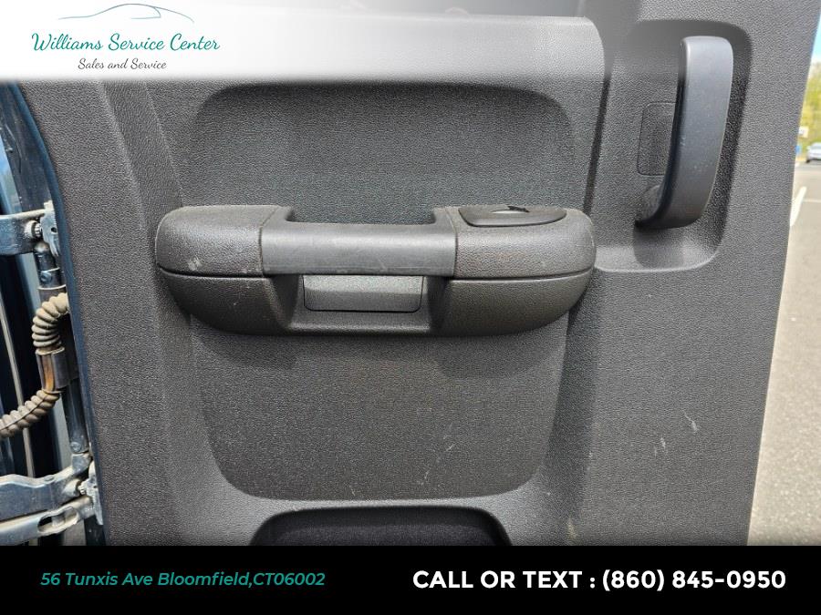 2009 Chevrolet Silverado 1500 4WD Ext Cab 143.5" LT, available for sale in Bloomfield, Connecticut | Williams Service Center. Bloomfield, Connecticut 2009 Chevrolet Silverado 1500 4WD Ext Cab 143.5" LT, available for sale in Bloomfield, Connecticut | Williams Service Center. Bloomfield, Connecticut