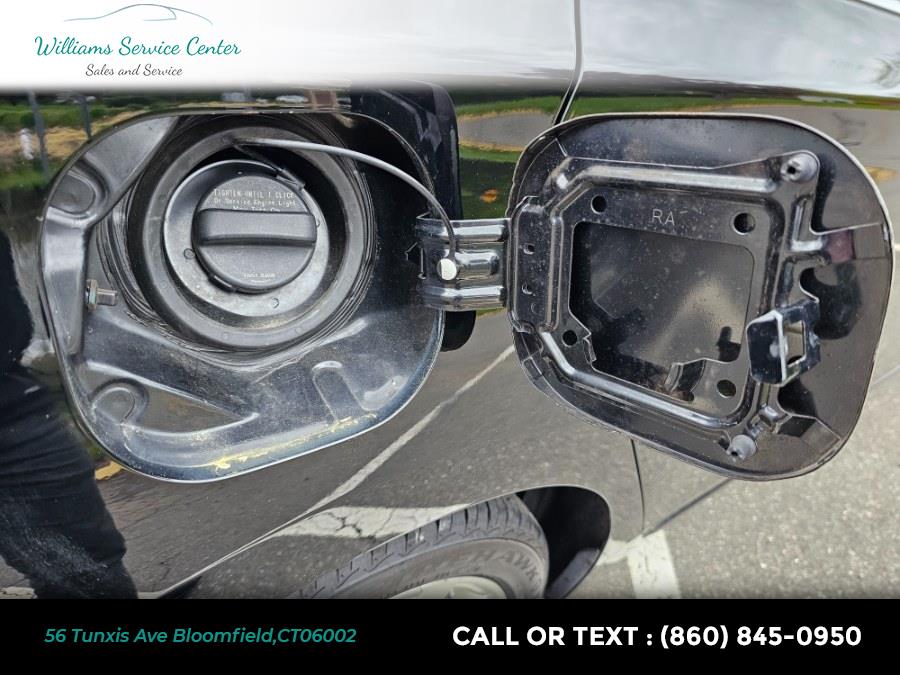 2013 Nissan Sentra 4dr Sdn I4 CVT SL, available for sale in Bloomfield, Connecticut | Williams Service Center. Bloomfield, Connecticut 2013 Nissan Sentra 4dr Sdn I4 CVT SL, available for sale in Bloomfield, Connecticut | Williams Service Center. Bloomfield, Connecticut