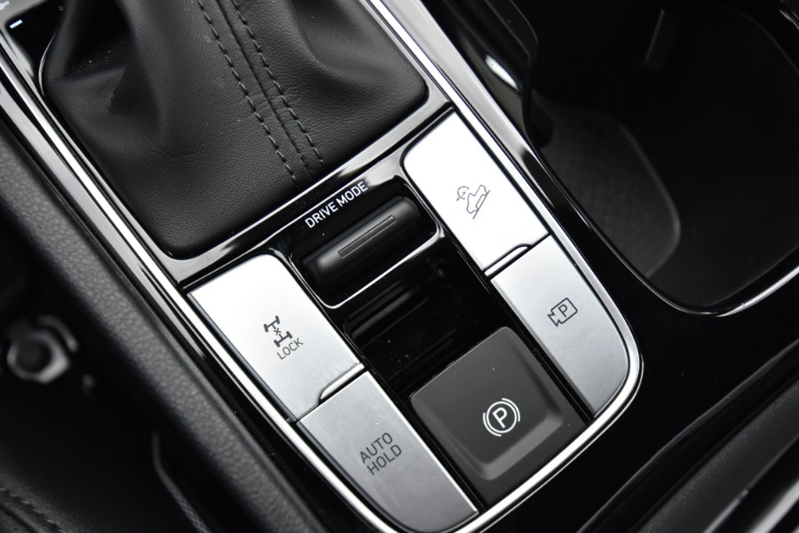 2022 Hyundai Santa Cruz Limited AWD, available for sale in Waterbury, Connecticut | Highline Car Connection. Waterbury, Connecticut 2022 Hyundai Santa Cruz Limited AWD, available for sale in Waterbury, Connecticut | Highline Car Connection. Waterbury, Connecticut