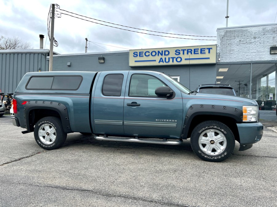 2011 Chevrolet Silverado 1500 4WD Ext Cab 143.5" LT, available for sale in Manchester, New Hampshire | Second Street Auto Sales Inc. Manchester, New Hampshire