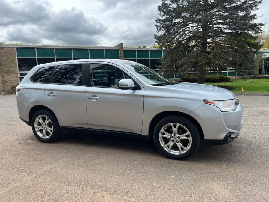 2014 Mitsubishi Outlander 4WD 4dr SE, available for sale in Waterbury, Connecticut | Platinum Auto Care. Waterbury, Connecticut 2014 Mitsubishi Outlander 4WD 4dr SE, available for sale in Waterbury, Connecticut | Platinum Auto Care. Waterbury, Connecticut