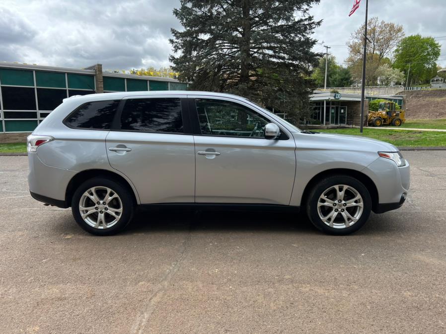 2014 Mitsubishi Outlander 4WD 4dr SE, available for sale in Waterbury, Connecticut | Platinum Auto Care. Waterbury, Connecticut 2014 Mitsubishi Outlander 4WD 4dr SE, available for sale in Waterbury, Connecticut | Platinum Auto Care. Waterbury, Connecticut