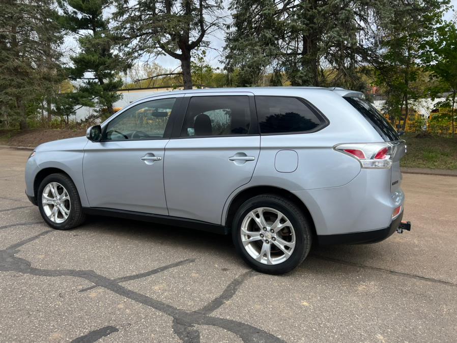 2014 Mitsubishi Outlander 4WD 4dr SE, available for sale in Waterbury, Connecticut | Platinum Auto Care. Waterbury, Connecticut 2014 Mitsubishi Outlander 4WD 4dr SE, available for sale in Waterbury, Connecticut | Platinum Auto Care. Waterbury, Connecticut